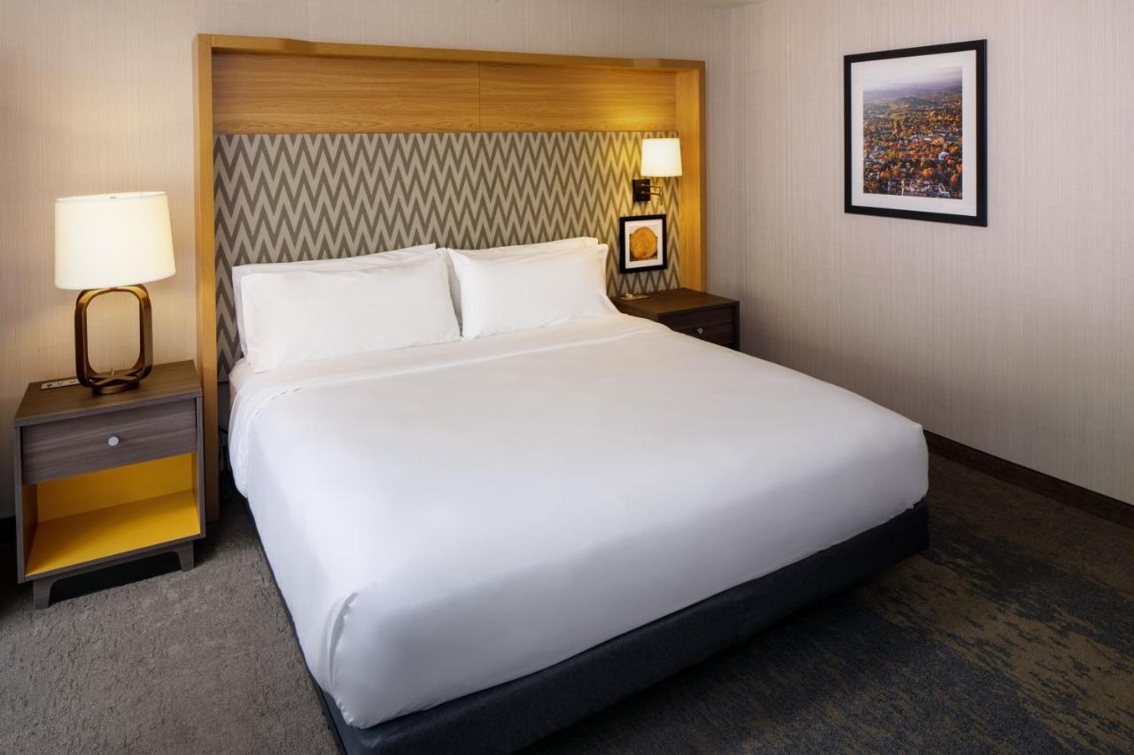 Holiday Inn Express & Suites Charlottesville By Ihg エクステリア 写真