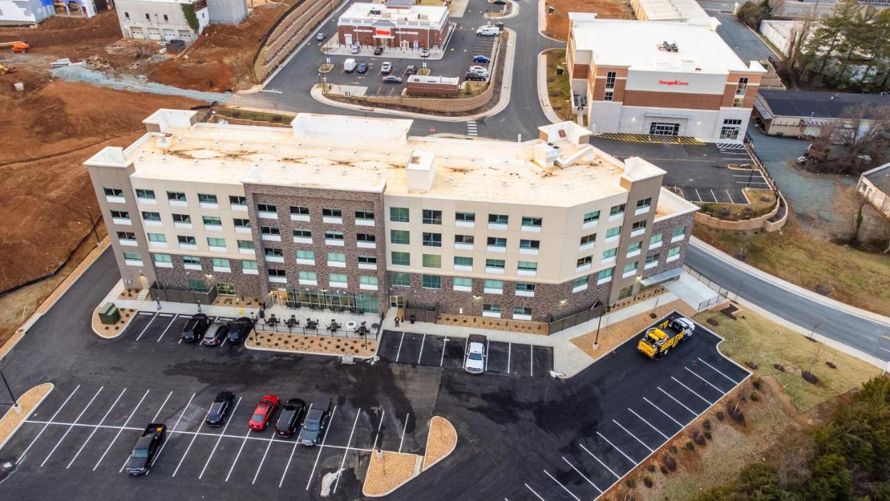 Holiday Inn Express & Suites Charlottesville By Ihg エクステリア 写真