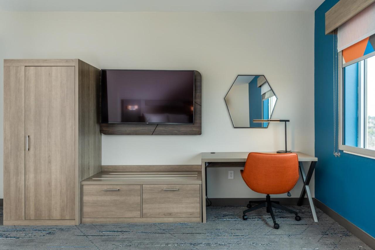 Holiday Inn Express & Suites Charlottesville By Ihg エクステリア 写真