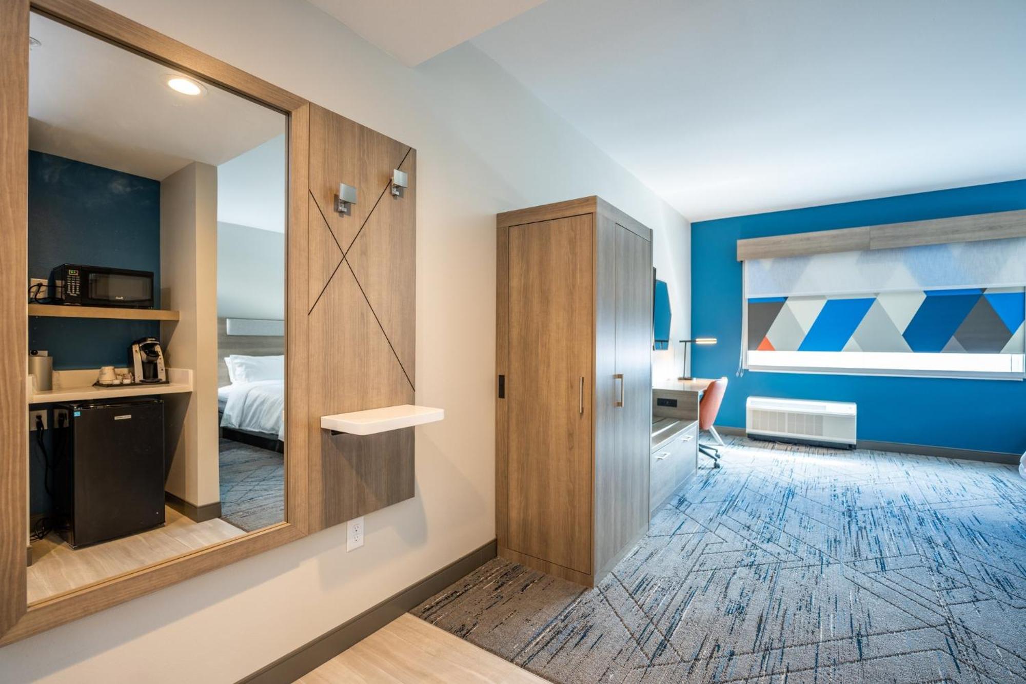 Holiday Inn Express & Suites Charlottesville By Ihg エクステリア 写真